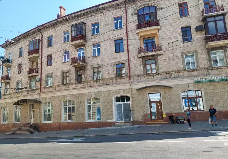 Заплатив мільйон гривень і розірвав угоду: У Чернівцях підприємець відмовився від оренди великого приміщення у центрі міста