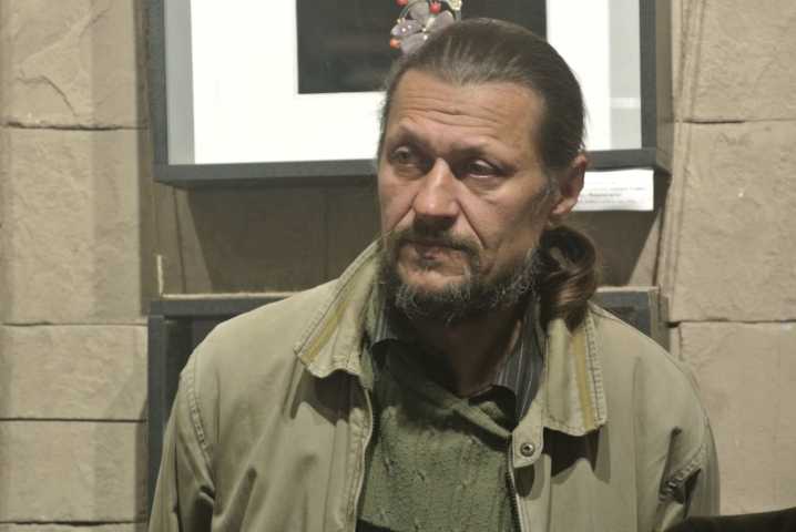 У Чернівцях попрощаються з музикантом і художником Сергієм Колісником