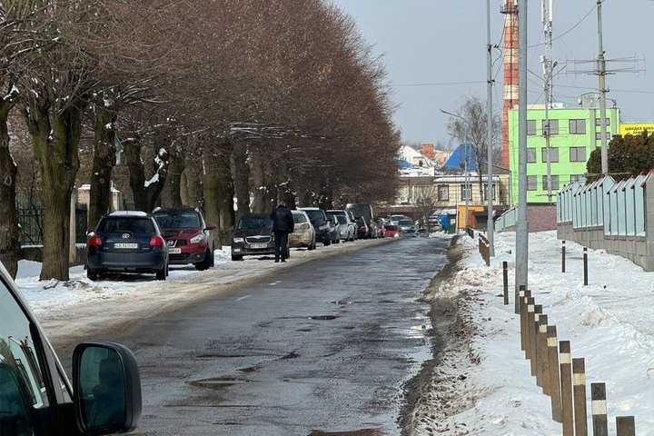 У Чернівцях нарешті запланували ремонт вулиці Кишинівської біля старого історичного кладовища