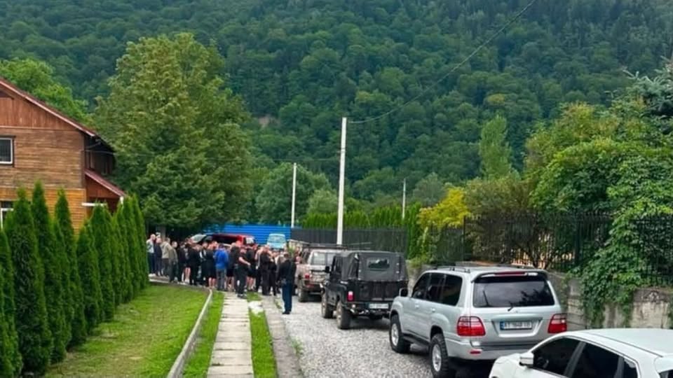 Власники джип-турів блокували екоконтроль: конфлікт у Яремчі