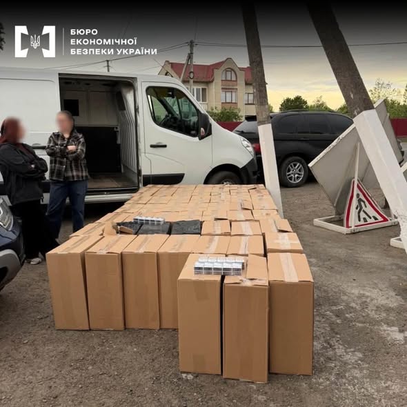 Суд над буковинцем: інтернет-замовлення 26 тис. пачок контрафактних сигарет