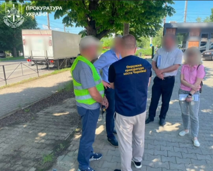 Експосадовиця Чернівців: підозра у незаконній реєстрації чужого майна.