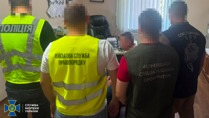 На Буковині ТЦК мобілізували 200 "мертвих душ": скандал з неіснуючими призовниками.
