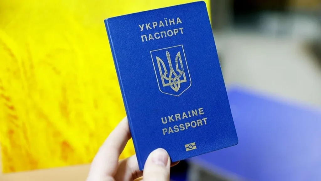 Український рекордсмен: чоловік з ім'ям та прізвищем понад 100 літер