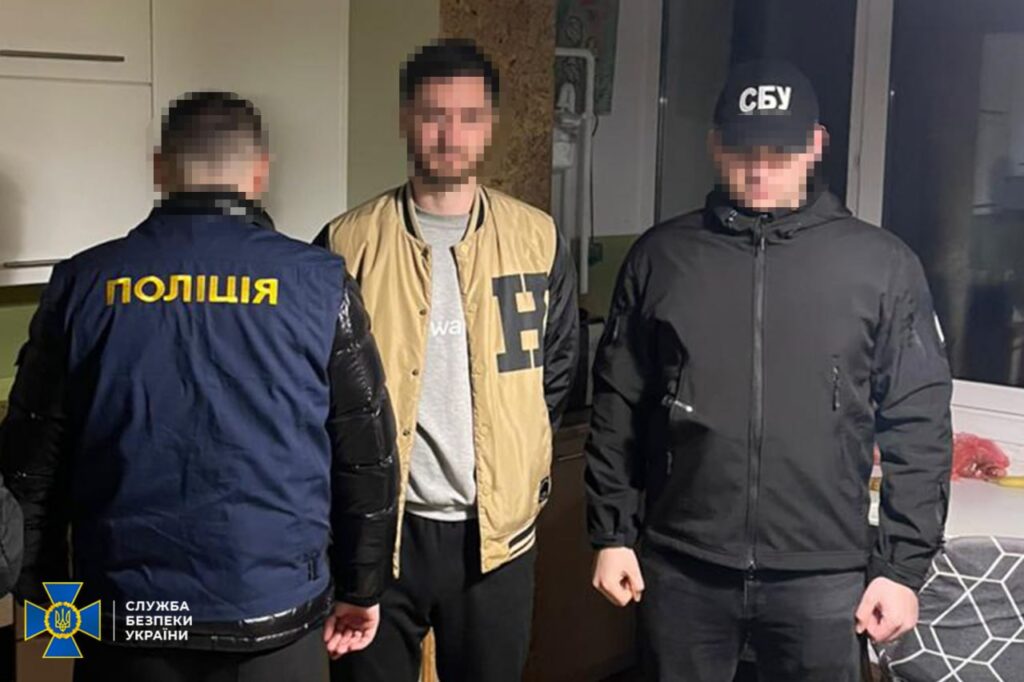 Буковина: СБУ викрила пастора-ухилянта, що за 7500 євро переправляв чоловіків за кордон