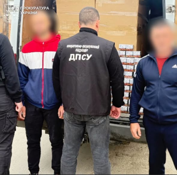 Буковинські митники вилучили контрабанду цигарок на мільйон гривень