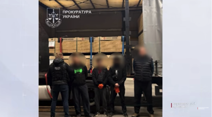 Буковинець замість заробітку отримав тюрму за спробу переправлення чоловіків за кордон
